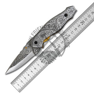 Couteau pliant en acier D2 gravé à la main personnalisé Lame en acier à haute teneur en carbone Couteaux de poche personnalisés avec étui personnalisé OEM - Product Image 1