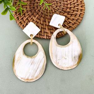 Pendiente de cuerno hecho a mano Pendientes de cuerno de búfalo de alta calidad Joyería de moda liviana y diseño único - Product Image 6