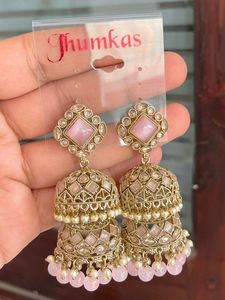 ต่างหู Jhumki สองชั้นแบบอินเดียดั้งเดิมคุณภาพพรีเมี่ยมที่สวยงามการออกแบบเพชรแบบย้อนกลับทำในสไตล์ห้อย - Product Image 3