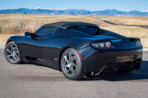 Roaster 2024 USADO, Volante a la Izquierda, Asientos de Cuero, Cámara Trasera, Sin Accidentes, En Buen Estado - Product Image 3