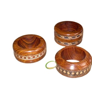 Anillos de Servilleta de Madera Hechos a Mano con Acabado Pulido, Arte Popular de Primera Calidad - Product Image 1