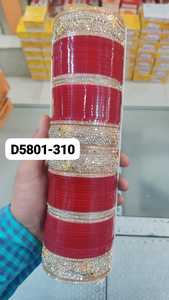 Ensemble traditionnel de chura nuptiale de fiançailles et de mariage de qualité exportée pour les mariées indiennes et punjabi pour l'approvisionnement mondial en Inde - Product Image 2