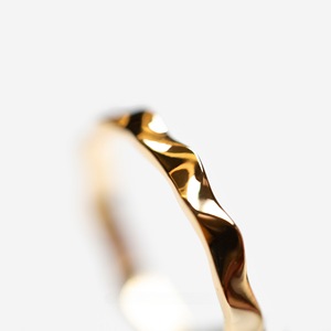 Anillo ondulado chapado en oro de 18 quilates Anillo apilable minimalista de plata 925 MOQ bajo - Product Image 5