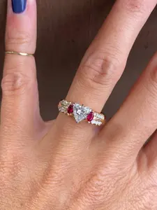 Anillo de Compromiso y Boda Elegante para Mujer, Plata de Ley 925, Chapado en Platino, con Moissanita Corte Corazón, Impresionante Accesorio de Joyería - Product Image 3