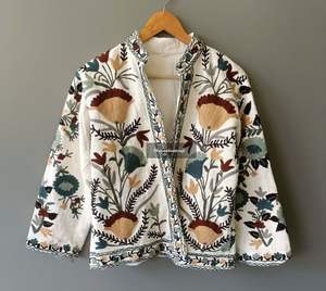 Nueva chaqueta acolchada corta de invierno con bordado Suzani, regalo Unisex con relleno de algodón tejido - Product Image 5