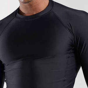 Meilleur prix de gros Logo personnalisé Léger hommes Rash Guard à vendre fabriqué en usine Couleur unie hommes Rash Guard - Product Image 3
