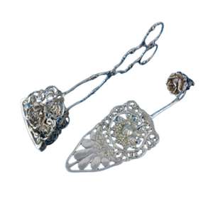 ชุดอุปกรณ์เสิร์ฟเค้กสีเงิน 2 ชิ้น พร้อมด้ามจับดีไซน์สวยงาม เหมาะสำหรับงานแต่งงาน งานเลี้ยง และใช้ในบ้าน จากอินเดีย - Product Image 1