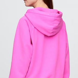 เสื้อฮู้ดผู้หญิงแบบเรียบง่าย แขนยาว ผลิตจากโรงงาน พร้อมโลโก้สั่งทำและฮู้ดสวมใส่สบายสำหรับฤดูหนาว - Product Image 5