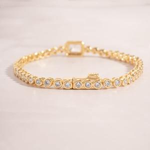 Nuevo Brazalete de Tenis con Moissanita Radiante de Corte Redondo, Chapado en Oro de 14k y Bisel de Plata 925 para Mujer, Proveedor - Product Image 3