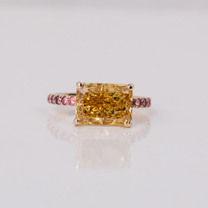 Anillo de compromiso de diamante cultivado en laboratorio de corte radiante amarillo clásico 18KT chapado en oro anillo de ajuste de pavé de diamante de corte redondo rosa de moda - Product Image 2