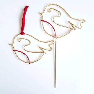 Adorno Navideño de Hierro Forjado en Forma de Corazón Hecho a Mano de Alta Calidad, Acabado Dorado, Color y Tamaño Personalizables para Árbol de Navidad - Product Image 5