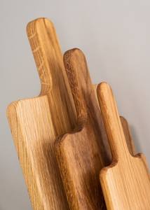 Planche à découper moderne en bois massif, écologique, avec finition haute brillance et poignée pour droitier - Product Image 2