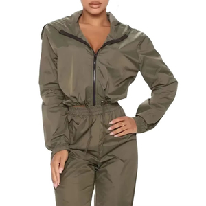 Survêtement personnalisé style 2026, coupe-vent léger pour femmes, ensemble de survêtement en nylon zippé, sweat-shirt court et pantalon de jogging pour femmes - Product Image 6