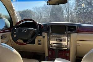 Lexus LX 570 2008 Usado, Volante a la Izquierda - Product Image 3