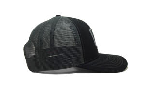 Fabriqué en usine au Vietnam, chapeau de camionneur en maille noire avec patch tissé structuré de conception réglable, style de haute qualité pour adultes - Product Image 4