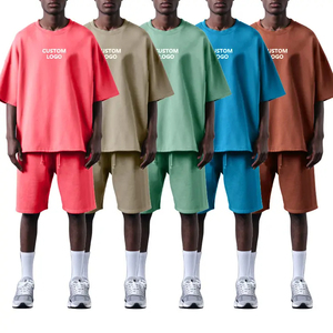 Camiseta y pantalones cortos de lujo para hombre, estilo hip-hop urbano, de gran tamaño, con hombros caídos y corte holgado, a la moda y personalizados. - Product Image 2