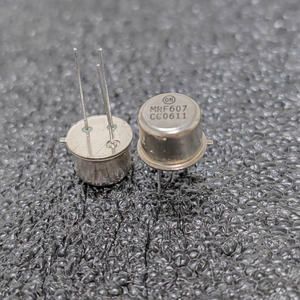 Nouveaux circuits intégrés (CI) d'origine, composants électroniques intégrés, microcontrôleur SMD MRF607, série standard, composants de circuit, condensateurs - Product Image 1