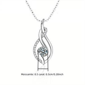 Colliers pendentifs torsadés en moissanite de qualité supérieure de 5 mm 0,50 carat, chaîne à maillons en argent sterling 925 pur plaqué or pour femmes - Product Image 6
