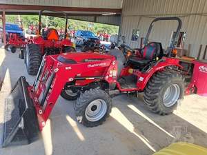Tractor de Ruedas Mahindra de 90 CV con Tracción en las 4 Ruedas y Motor Robin, Incluye Accesorios Gratuitos - Product Image 2