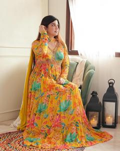 Hermosa parte superior de corte hecho a mano Alia con Dupatta en cantidad a granel por mayorista Fabzone - Product Image 4