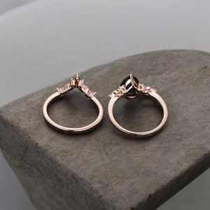 Conjunto de anillos de compromiso de arenisca azul pera Rosa Plata de Ley 925 Chapado en oro de 14 quilates Art Deco Moissanite Band - Product Image 6