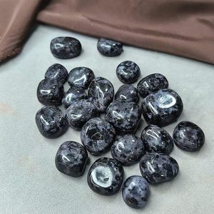 Piedras preciosas caídas de cristal Indigo Gabbro a granel-Fabricación de joyas y cristales de energía positiva-Indigo Gabbro caído de alta calidad - Product Image 2