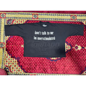 Concevez votre propre logo T-shirt en détresse personnalisé col rond 100% coton vêtements de rue surdimensionnés pour hommes - Product Image 2