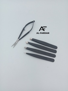 Ensemble de pinces à sourcils couleur noir mat avec ciseaux à ressort, pinces à sourcils légères à pointe épaisse, inclinée, carrée et pointue - Product Image 1