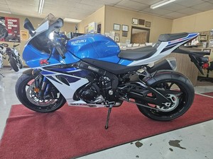 Oferta de Subasta: Motocicleta Deportiva Original GSX-R1000RZ 2025, Nueva, Motor de 1001-2000W, Velocidad Máxima >80km/h, Señorita de Empeño - Product Image 2