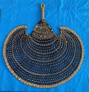 พัดลมมือหญ้าทะเลทำด้วยมือพัดลมงานฝีมือธรรมชาติเพื่อการส่งออก - Product Image 5