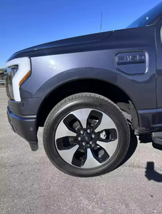 F-150 Lightning Platinum 2024 d'occasion en excellent état, batterie à autonomie étendue, 4x4, bleu, conduite à gauche, Euro IV, transmission automatique - Product Image 6