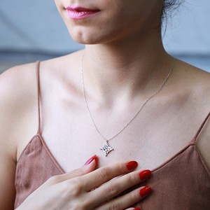 Colgante con diseño geométrico y piedra tallada en baguette, hecho a mano en Turquía, chapado en oro, joyería de plata de ley 925 - Product Image 2
