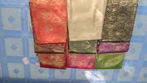 Tissu de soie de brocart de luxe Textile tissé jacquard de haute qualité pour robes tapisserie d'ameublement et tenue traditionnelle disponible - Product Image 5