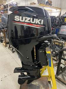 Moteur hors-bord d'occasion 2019 S-uz-uk-i de qualité industrielle 90 CV 4 temps EFI avec support OEM personnalisé, arbre long de 20 pouces, 305 heures de fonctionnement - Product Image 4