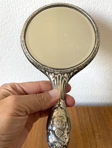 Espejo de Mano Antiguo de Plata de Ley Estilo Art Nouveau: Ángeles de Reynolds - Product Image 3