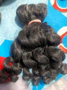 Cheveux humains Remy naturels doux 100% non traités ondulant Meilleur tissage de cheveux sans perte et sans enchevêtrement. - Product Image 4