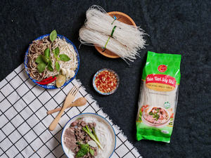 วุ้นเส้นข้าว OEM บรรจุถุง บะหมี่ข้าวแห้ง คุณภาพสูง 400 กรัม ข้าว 85% น้ำสะอาด 15% ผลิตจากโรงงานส่งออกอาหารแห้งเวียดนาม - Product Image 2