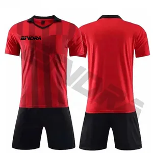 Großhandel Hochwertige Günstige Fußball Anzug Muster Design Kleidungs stück Lieferant Benutzer definierte Uniformen Kit Full Set Fußball uniform