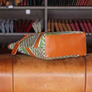 Sac fourre-tout batik indonésien de qualité supérieure avec fermeture à glissière élégant en cuir de vachette pleine fleur pour femmes à la mode - Product Image 3