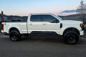 Ford F-250 Super Duty Lariat Royale 4x4 RHD LHD d'occasion 2021 - Product Image 5