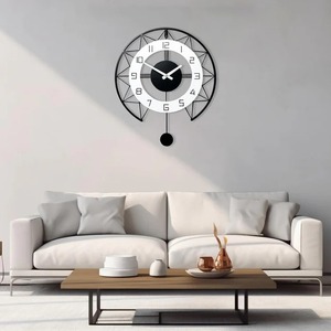 Reloj de pared de metal redondo de lujo, diseño elegante único en blanco y negro, agrega un estilo elegante a cualquier habitación u interior de oficina - Product Image 3