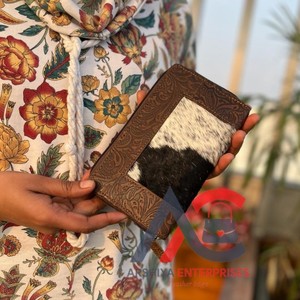 Nueva Venta caliente pelo en piel oculta cuero tallado embragues teléfono caso elegante Color marrón en relieve cuero occidental mujeres carteras - Product Image 1