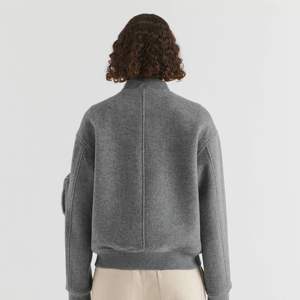 Blousons bombardiers unisexes élégants et confortables Vêtements d'extérieur personnalisables, idéaux pour une tenue décontractée, disponibles dans toutes les tailles - Product Image 5