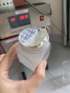 ฝาขวดพลาสติกแบบเปิดง่าย Sam Lan Easy-Open Lift N Peel Induction Liner Half Pull Tab พร้อมซีลพลาสติกพิมพ์ลายสกรีน สำหรับบรรจุภัณฑ์ยา - Product Image 6