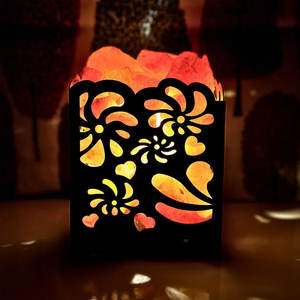 Lámpara de Sal del Himalaya Hecha a Mano con Cesta de Madera, Diseño Exclusivo, Artesanía Natural Pura, Rosa-Naranja-Rojo, Alta Calidad, Nueva Llegada - Product Image 1