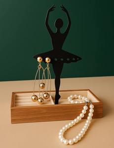 Soporte de icono de dama bailando negra con elegante caja de madera para exhibición de Joyas decoración del hogar y regalo perfecto para los amantes del arte y la moda - Product Image 4