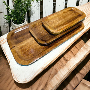 Plateau de service en bois massif de qualité supérieure, fait main, écologique et recyclable, à prix abordable, idéal pour toutes les fêtes - Product Image 1