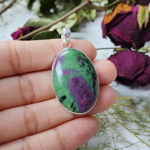 925S Pendentif-Rubis Zoisite Gemstone Ovale Lunette Collet Pendentif-Bijoux en Gros - Product Image 1