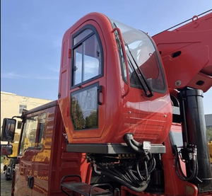 Camión de Carga Pesada 2024 con Grúa Hidráulica 4x2/6x4, Vehículo de Carga con Plataforma Plana para Construcción y Transporte - Product Image 2