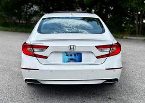 Honda Accord EX-L 2021, bien entretenue et propre - Product Image 5